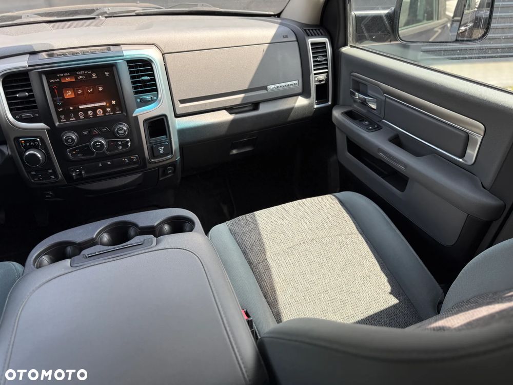 RAM 1500 Crew Cab Shortbed Bighorn - 39