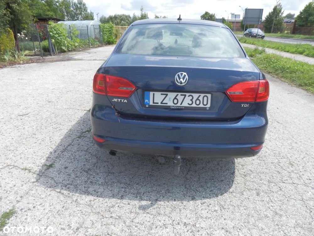 Volkswagen Jetta 1.6 TDI Trendline - 5