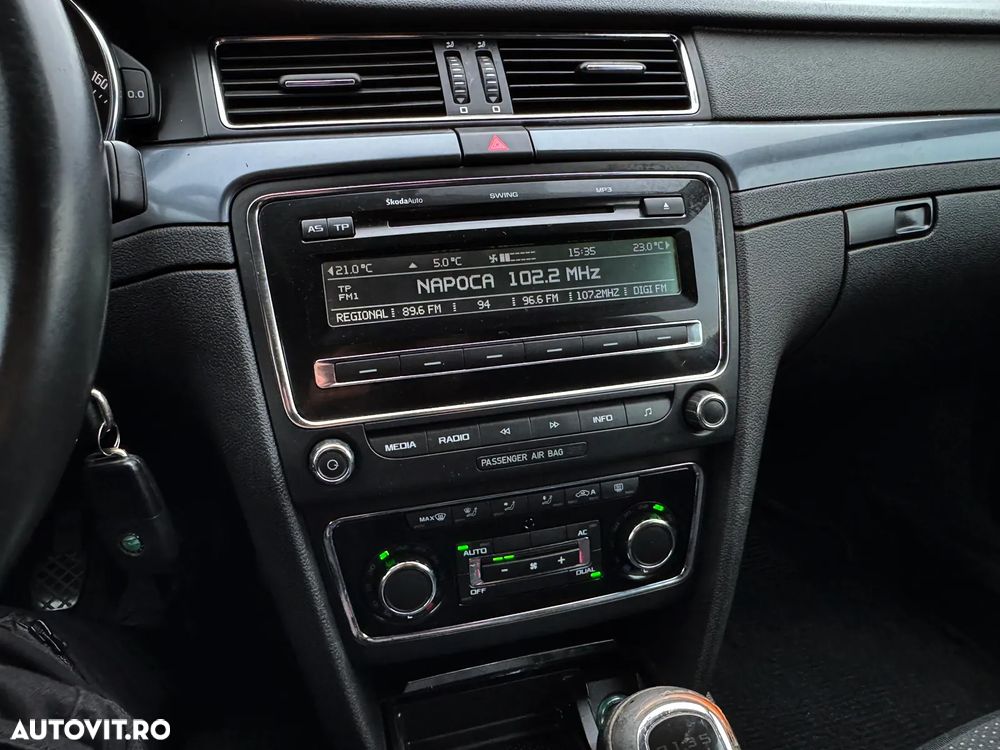 Skoda Superb 2.0 TDI DPF Elegance - 10