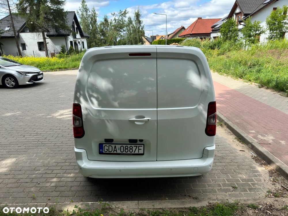 Opel COMBO L1 Automat - 11