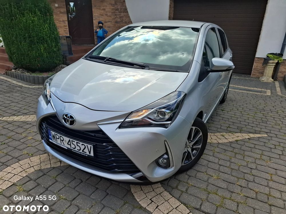 Toyota Yaris 1.5 Premium - 3
