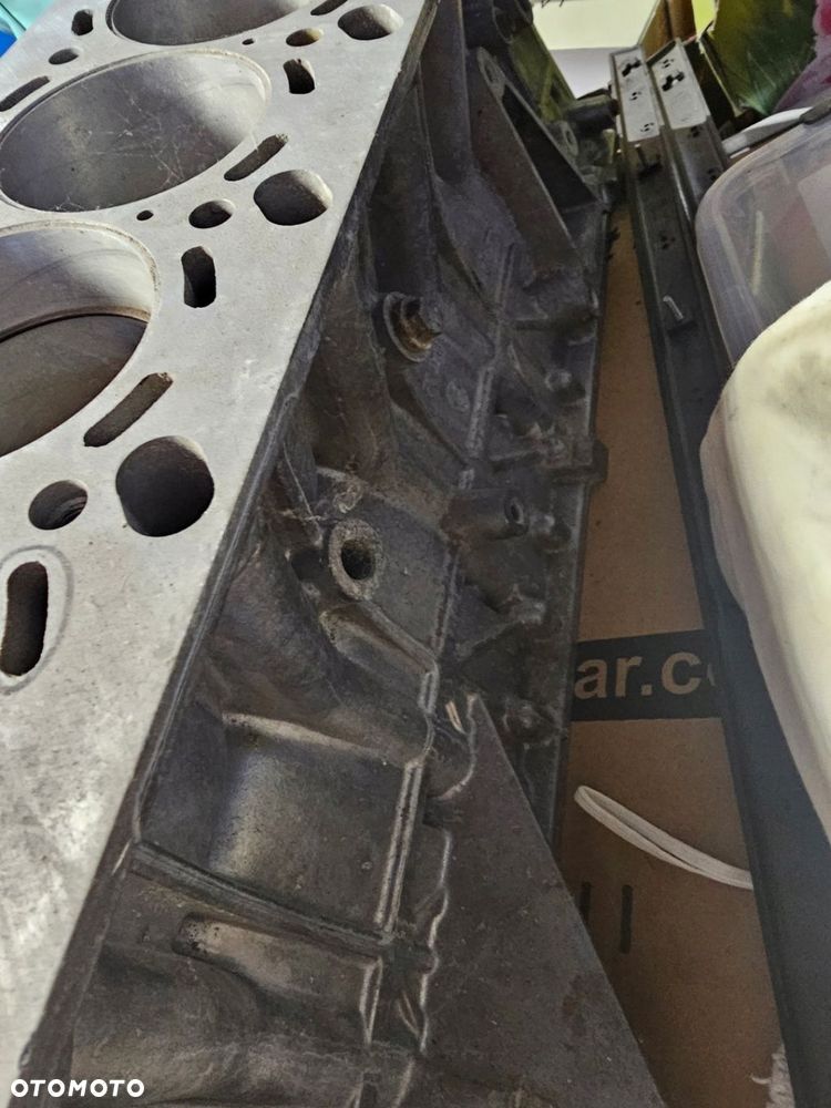 BMW 8 E31 850 E32 750 BLOK SILNIKA 5.0 M70 B50 V12 - 9