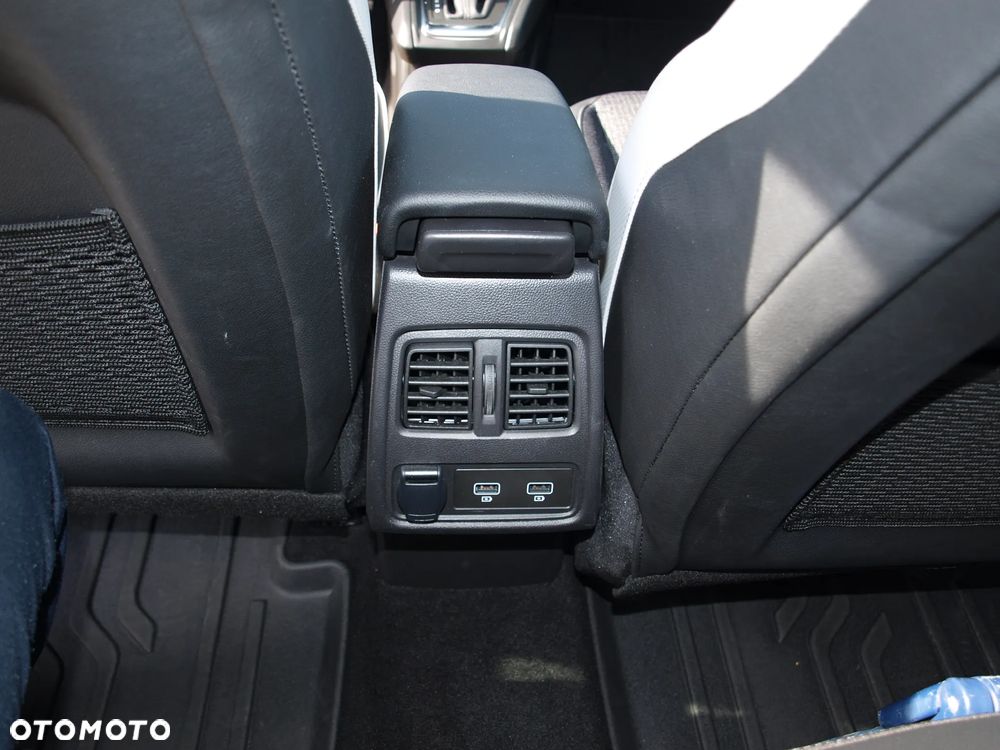 Renault Captur 1.3 TCe mHEV Techno EDC - 14