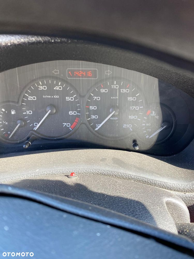 Peugeot 206 1.1 Color-Line - 9