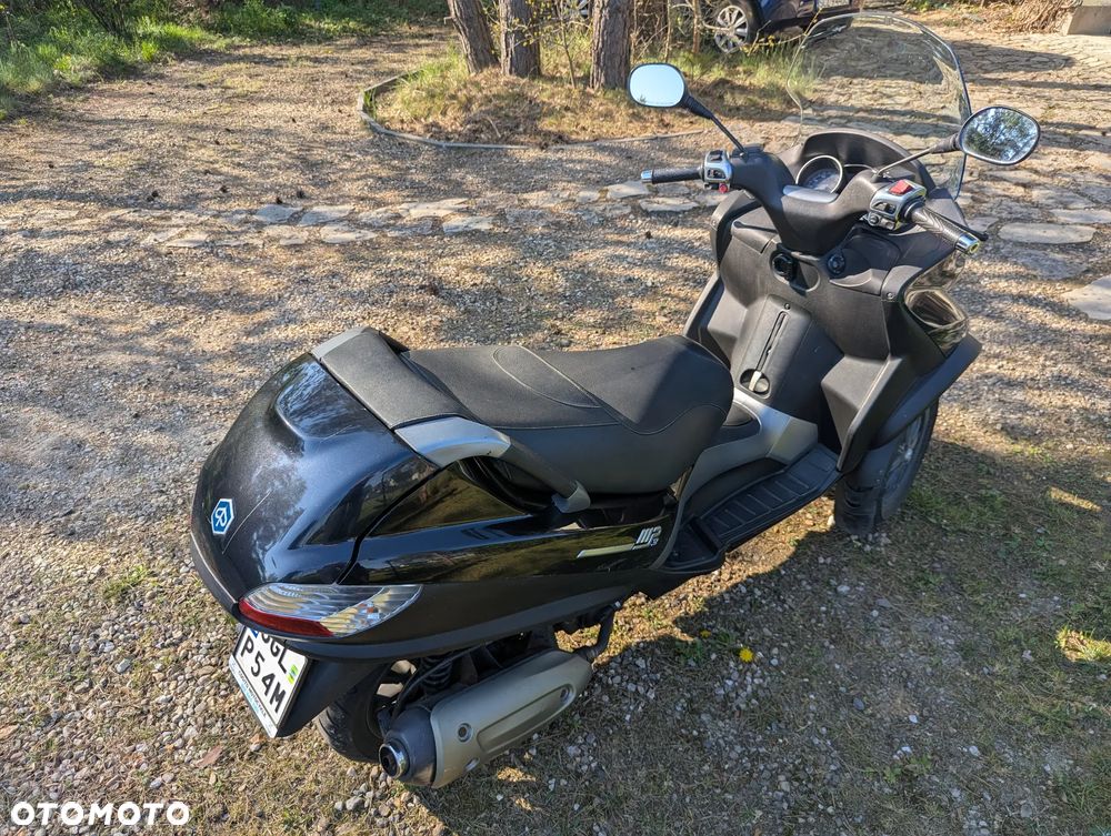 Piaggio MP-3 - 4