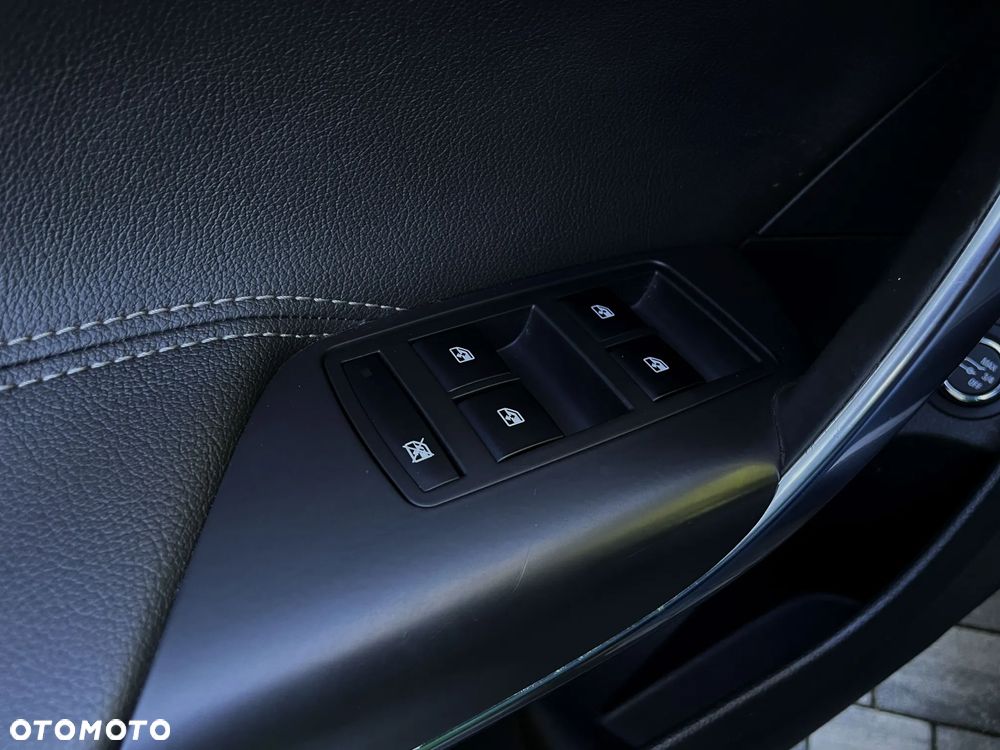 Opel Insignia 2.0 T Sport 4x4 - 31