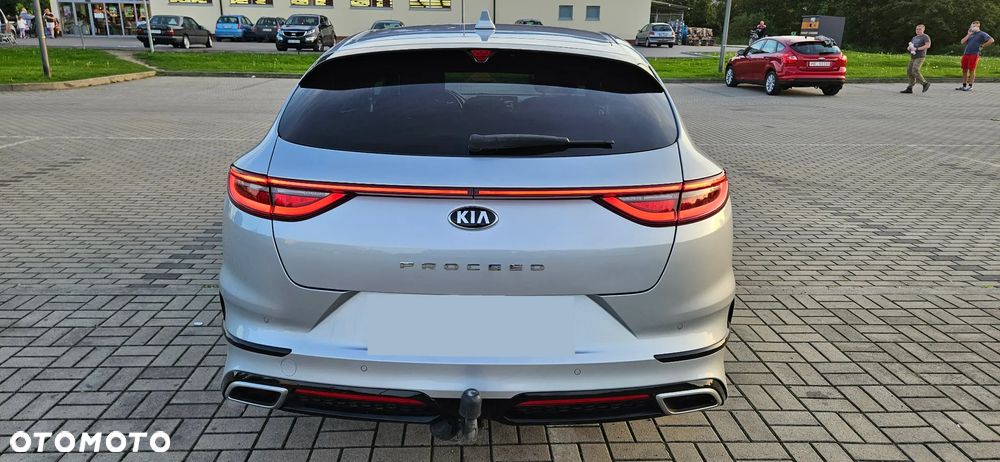 Kia ProCeed 1.4 T-GDI OPF GT LINE - 24