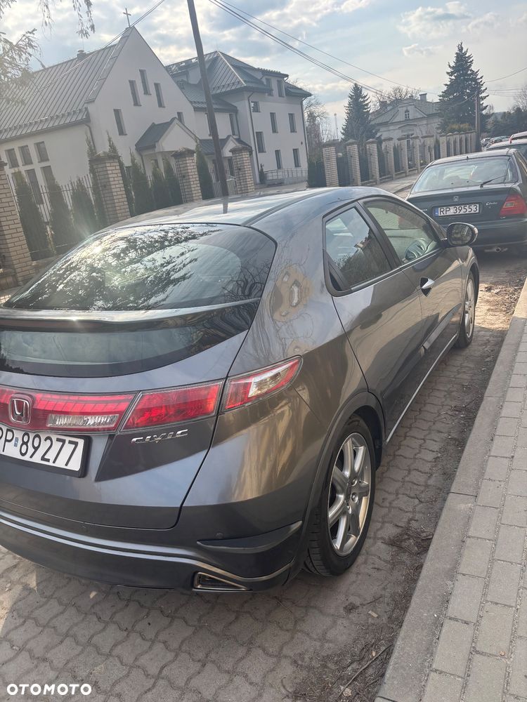 Honda Civic 1.8 Comfort - 3