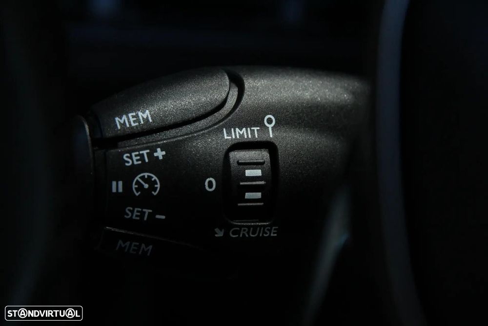 Peugeot 3008 PureTech 130 Stop & Start GPF Active - 17