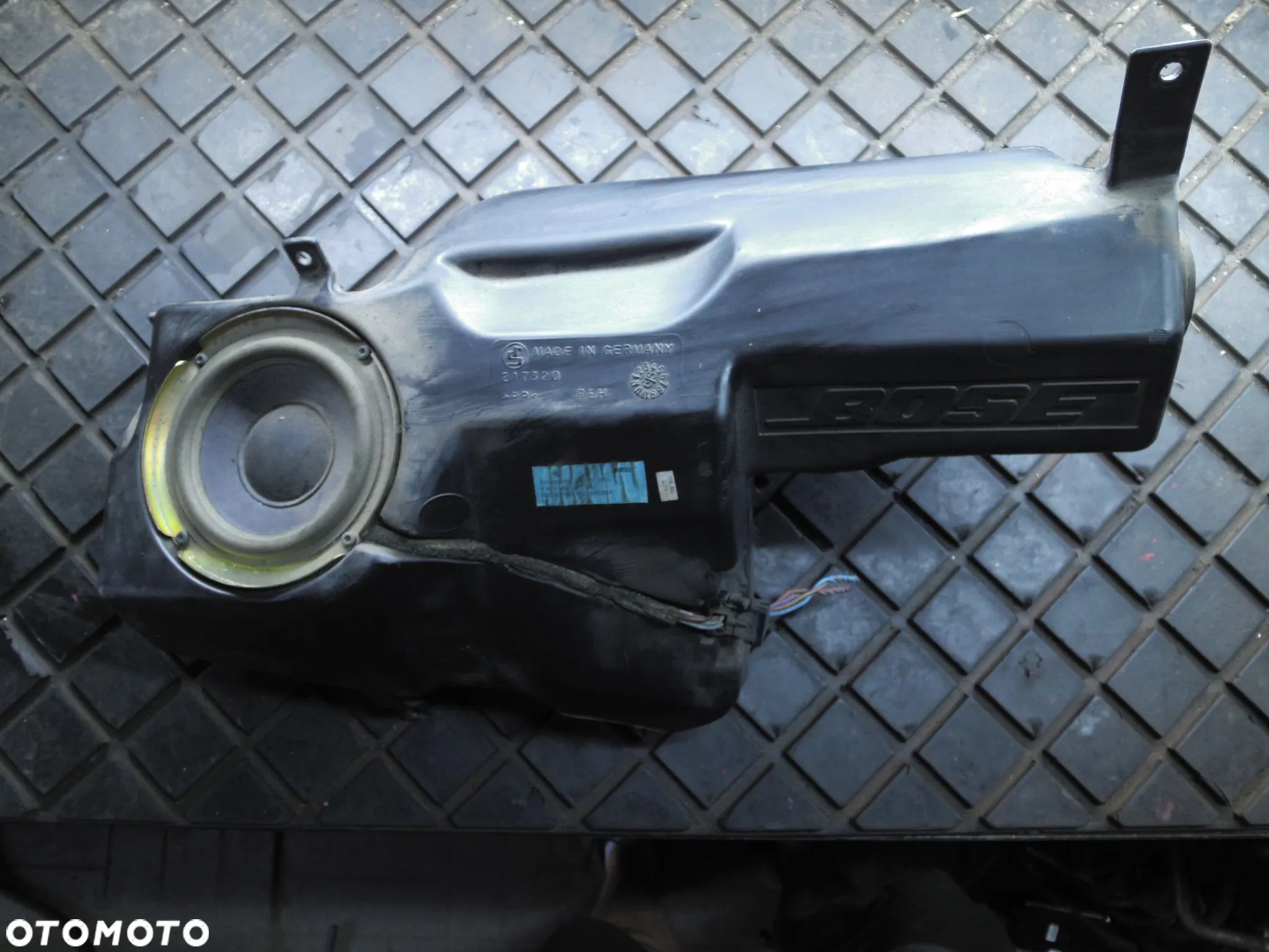 Skrzynia Basowa Subwoofer Mercedes E430 W210 2108203902 - 1