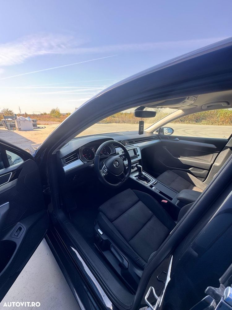 Volkswagen Passat 2.0 TDI DSG Comfortline - 12