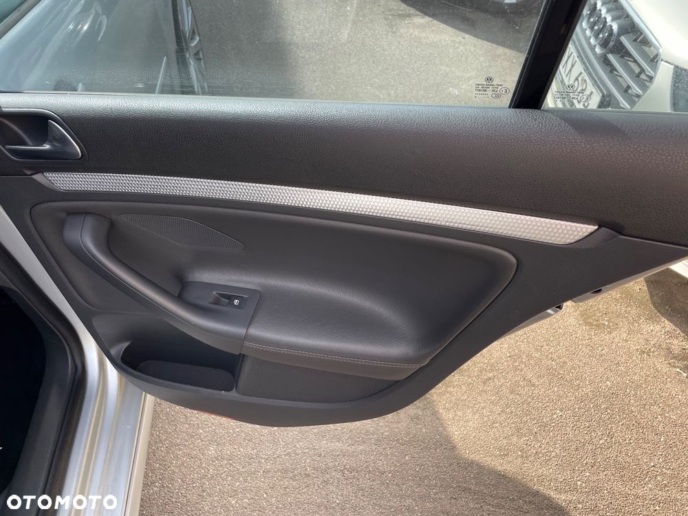 Volkswagen Golf R32 4Motion DSG - 21