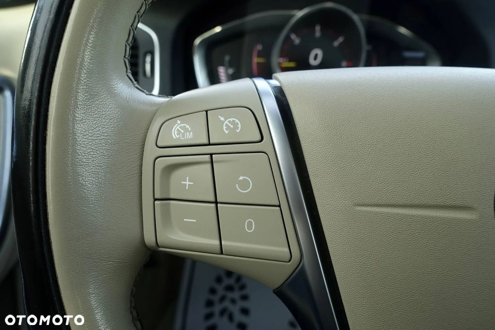 Volvo V60 Cross Country D4 Geartronic Summum - 25