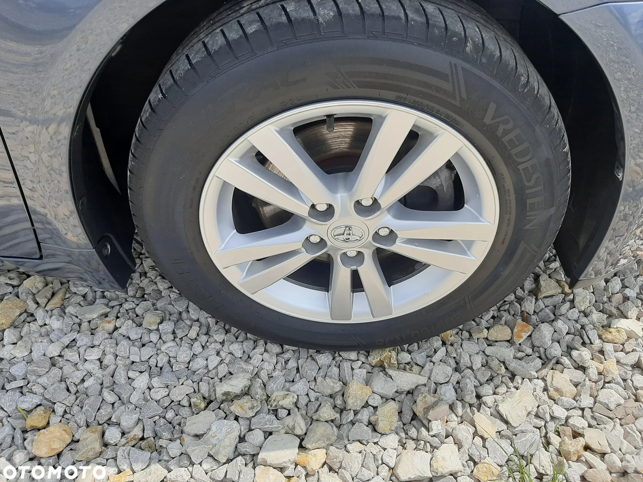 Toyota Avensis 2.0 Sol plus NAVI - 25