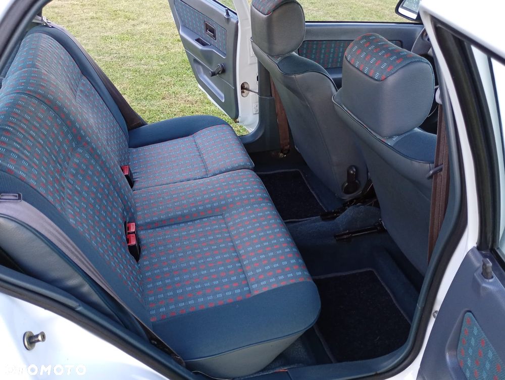 Renault Clio - 12