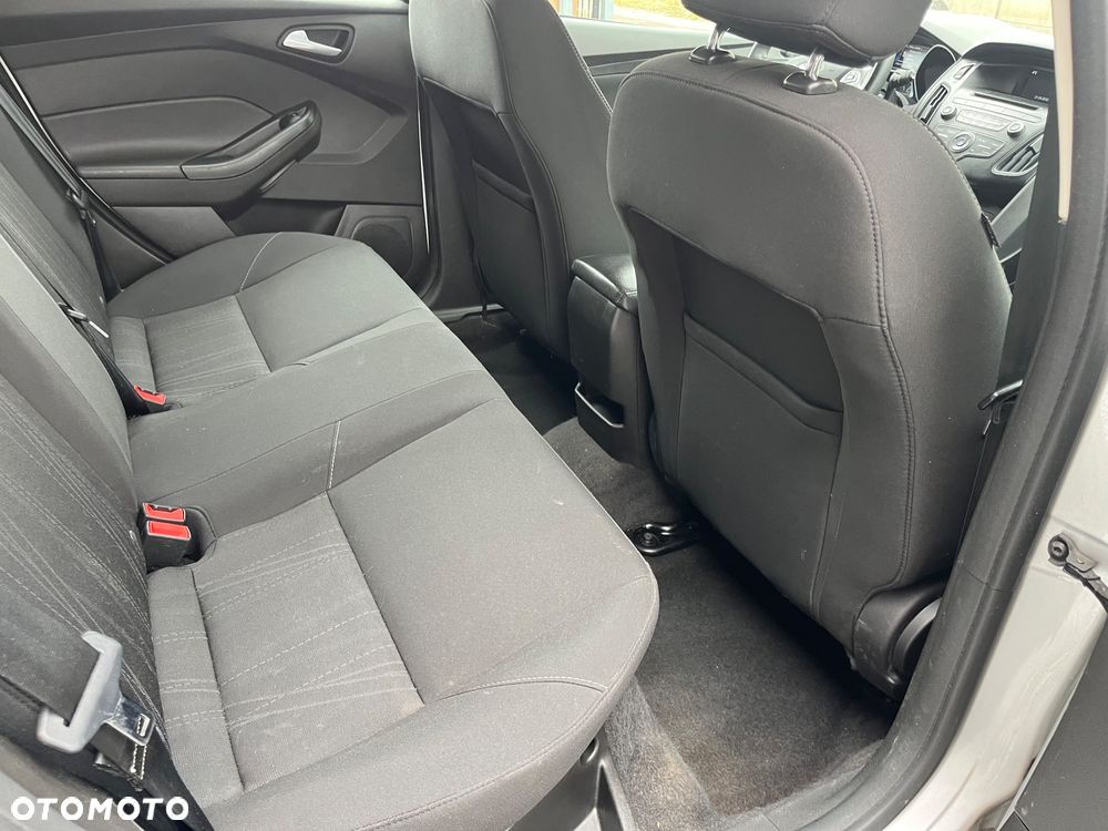 Ford Focus ver-2-0-trend - 23