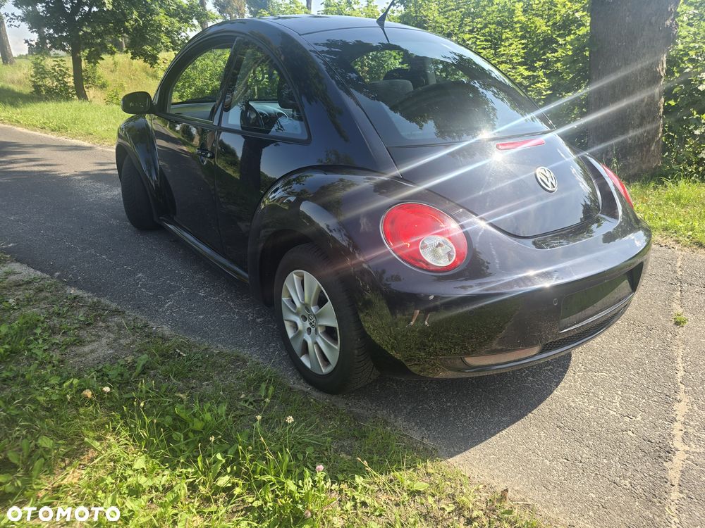 Volkswagen New Beetle - 5