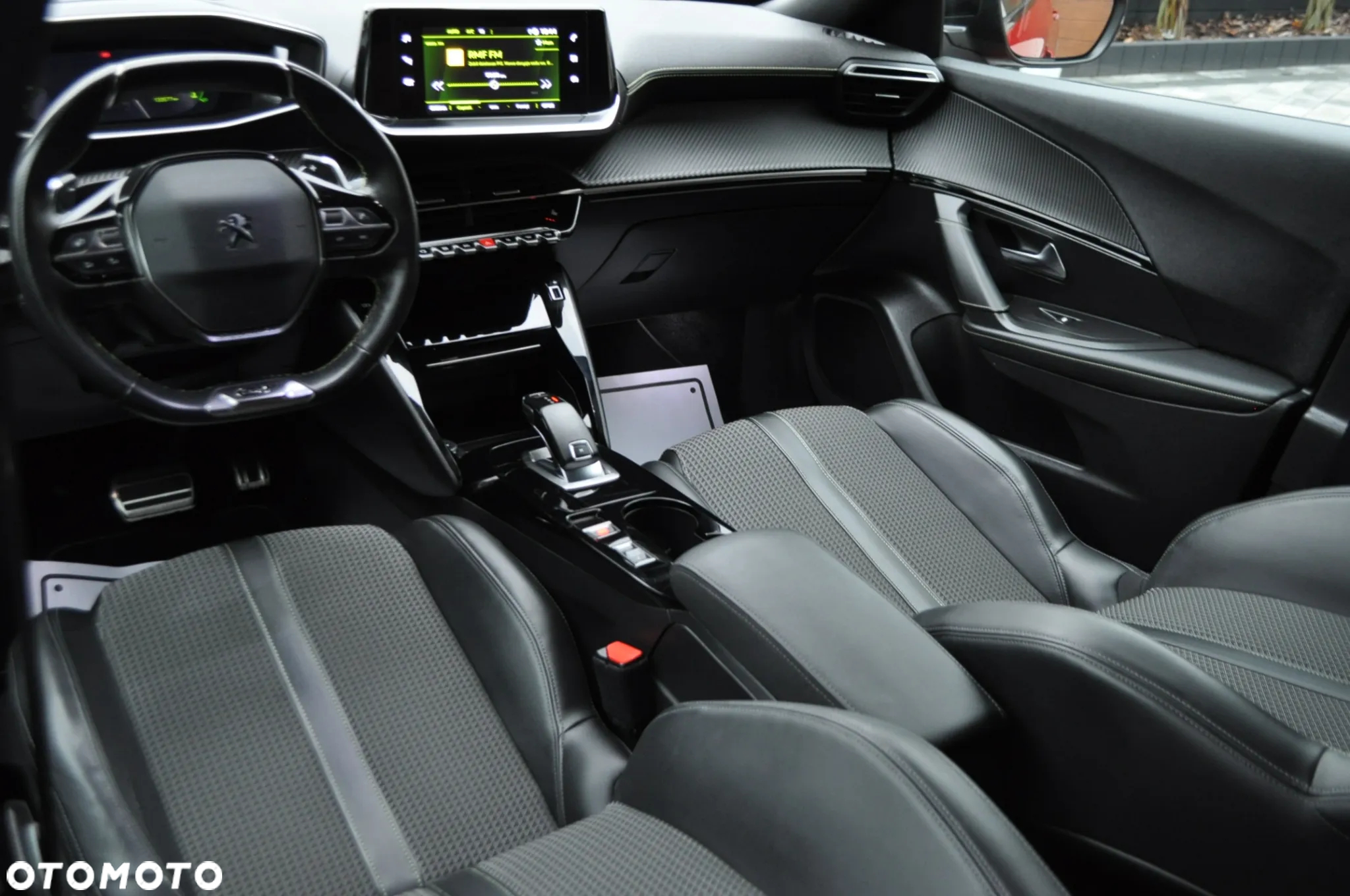 Peugeot 2008 BlueHDi 130 EAT8 GT - 33