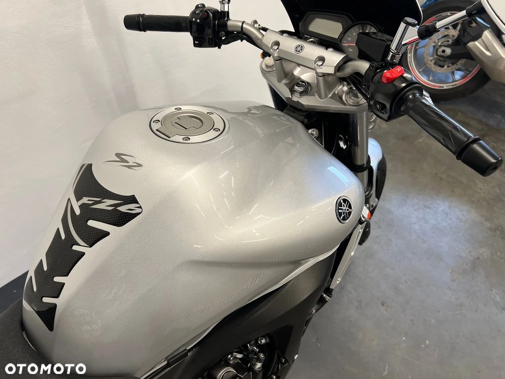 Yamaha FZ6 - 30