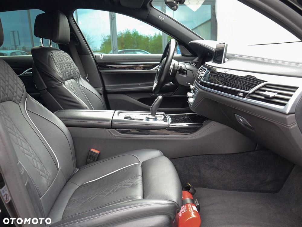 BMW Seria 7 730d xDrive mHEV sport - 33