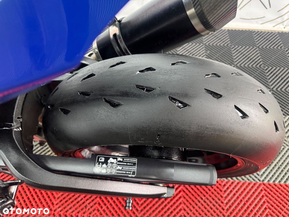 Suzuki GSX-R - 19