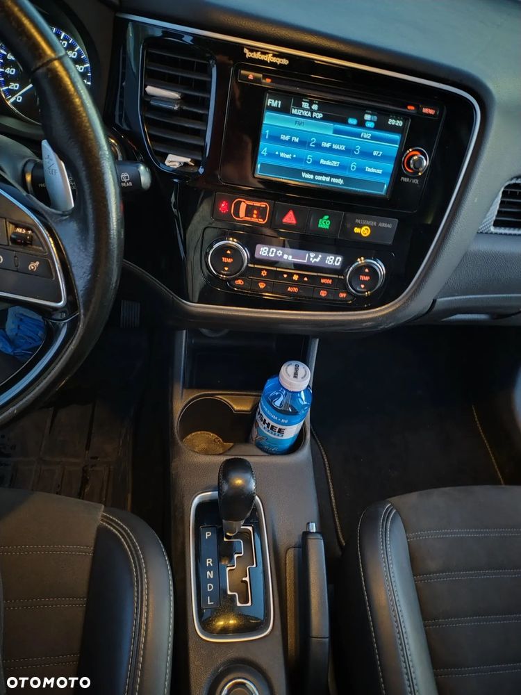 Mitsubishi Outlander - 13