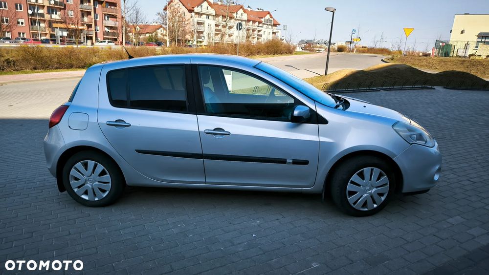 Renault Clio 1.5 dCi Authentique - 11