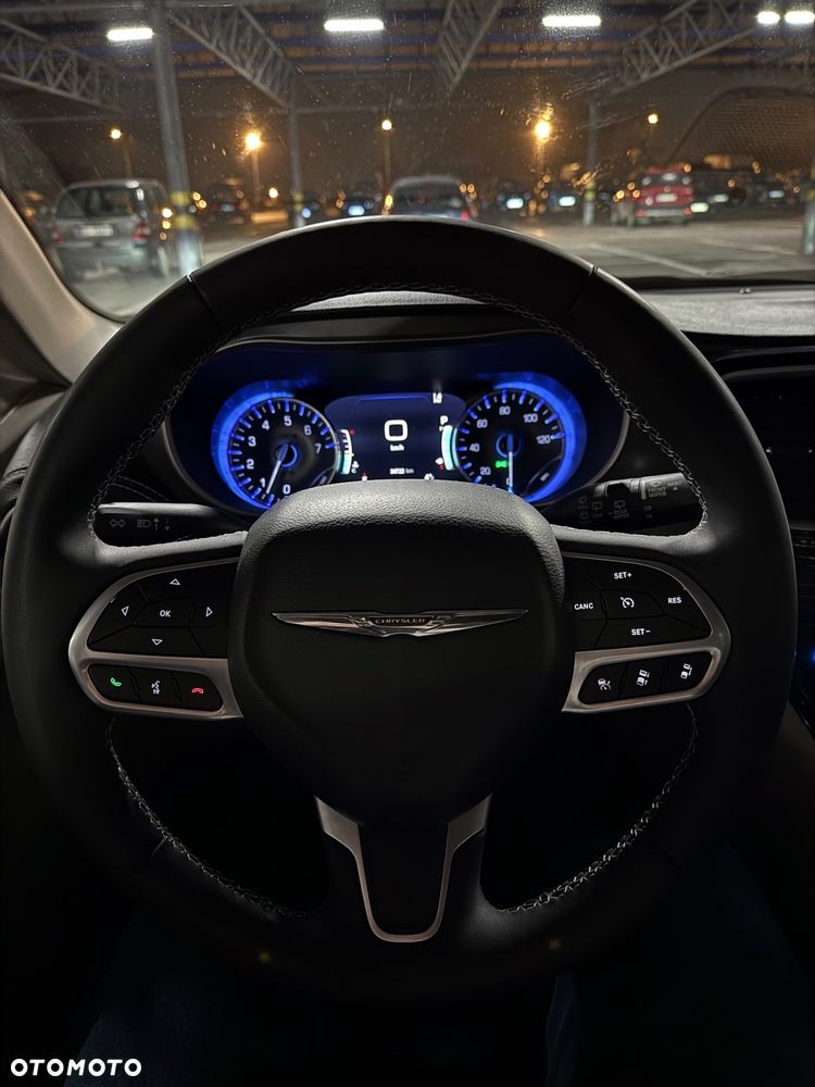 Chrysler Pacifica - 20