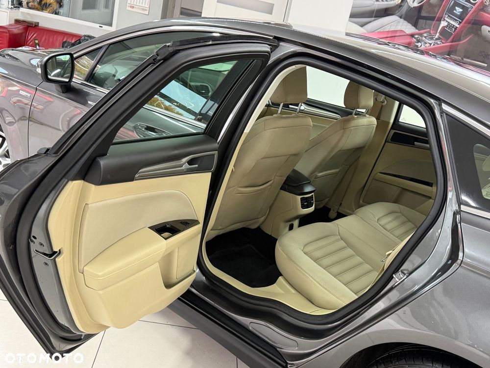 Ford Mondeo 2.0 TDCi Titanium - 23