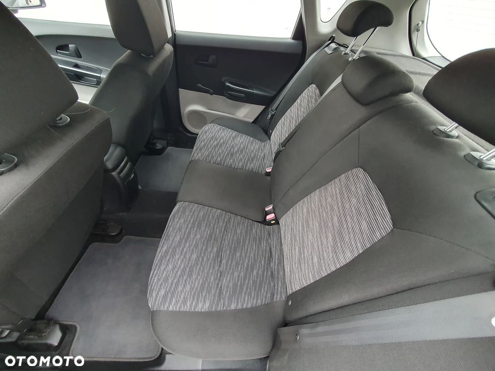 Kia Ceed - 13