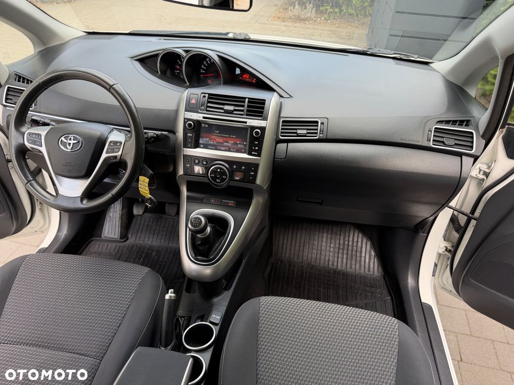 Toyota Verso 1.6 D-4D 5-Sitzer Start/Stop Skyview Edition - 14