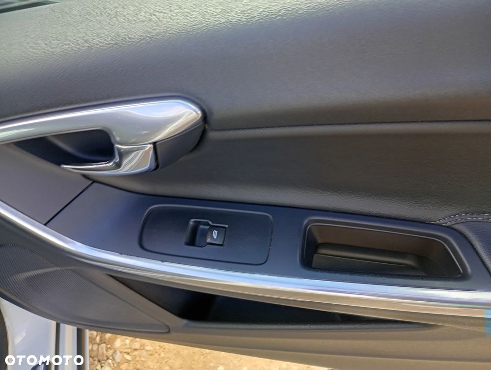 Volvo S60 D3 Geartronic Momentum - 35