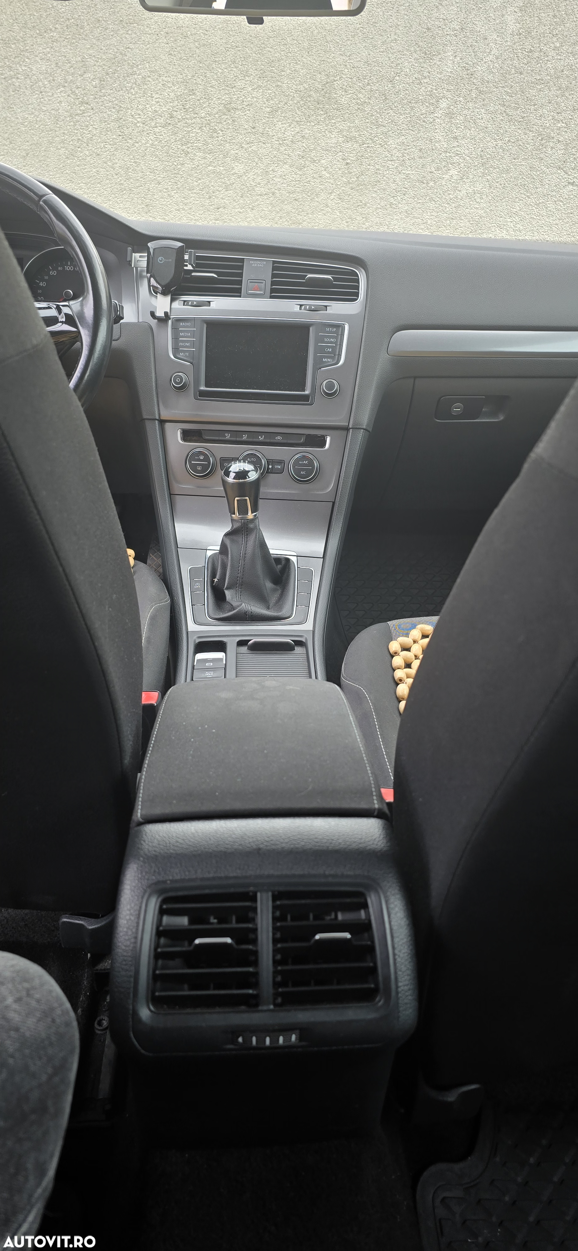 Volkswagen Golf - 11