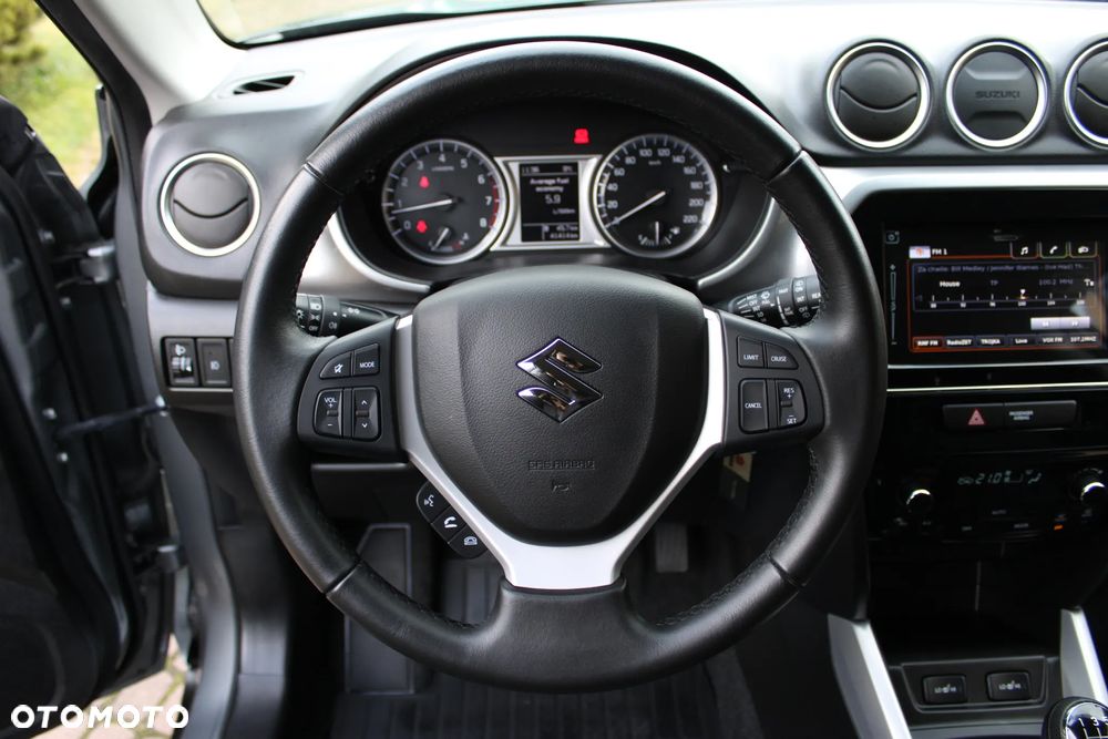 Suzuki Vitara 1.6 Comfort 2WD - 26