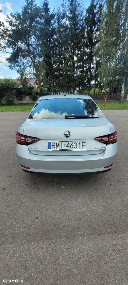 Skoda Superb 2.0 TDI 4x4 DSG L&K - 11