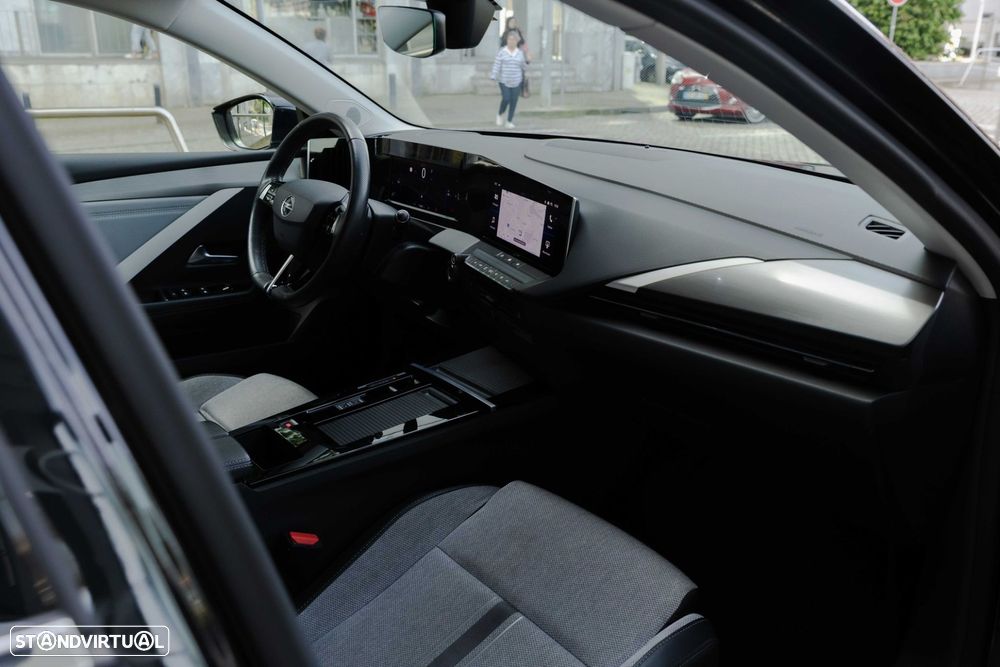 Opel Astra 1.5 D Elegance Aut. - 24