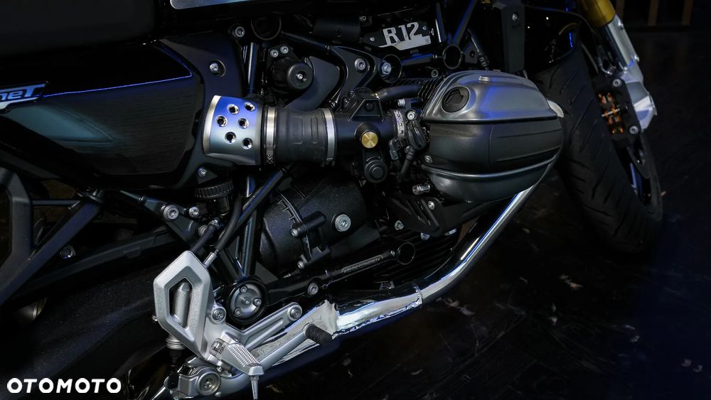 BMW R - 8