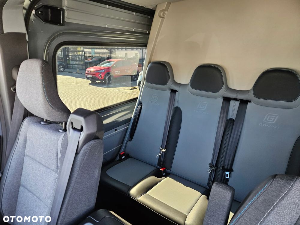 Renault nowy Master brygadówka Gruau L3H2 170KM - 19