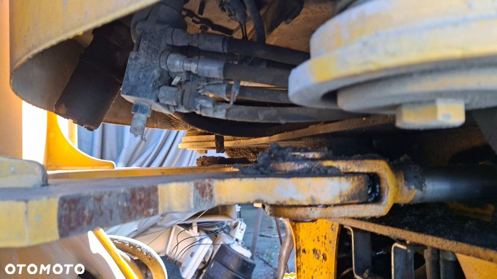 Volvo L 120 E 4X4 - 28