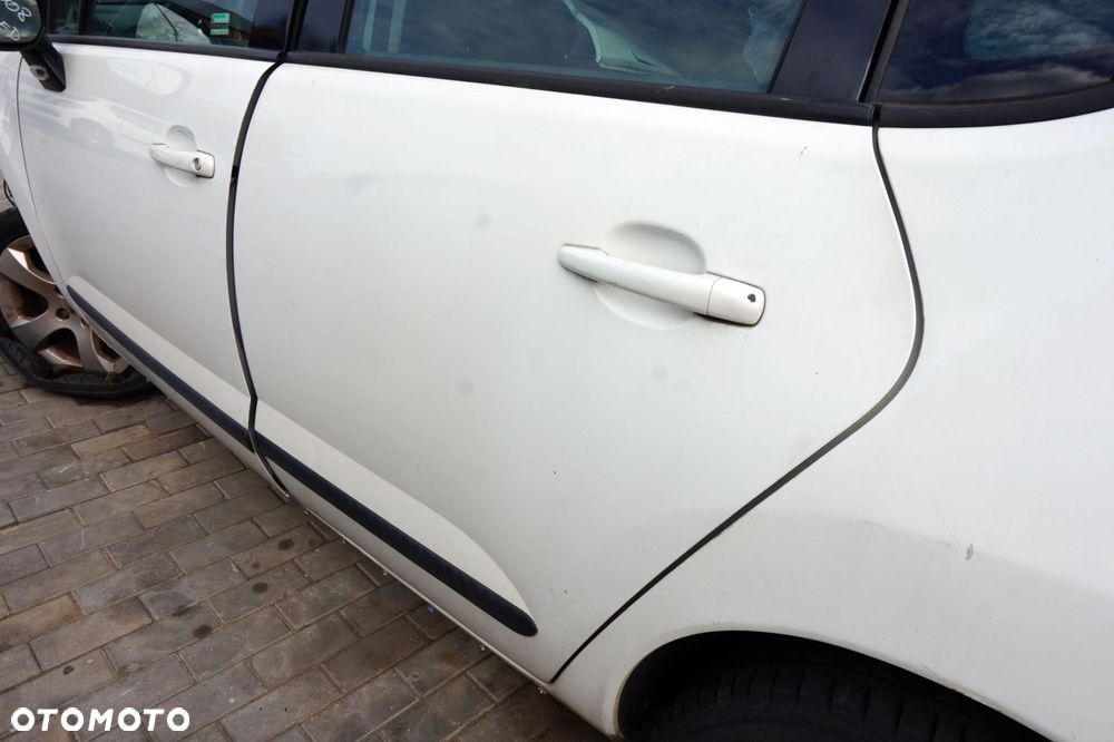 DRZWI TYLNE LEWE 3008 I KWED  BIAŁY PEUGEOT 2009-2013 - 4