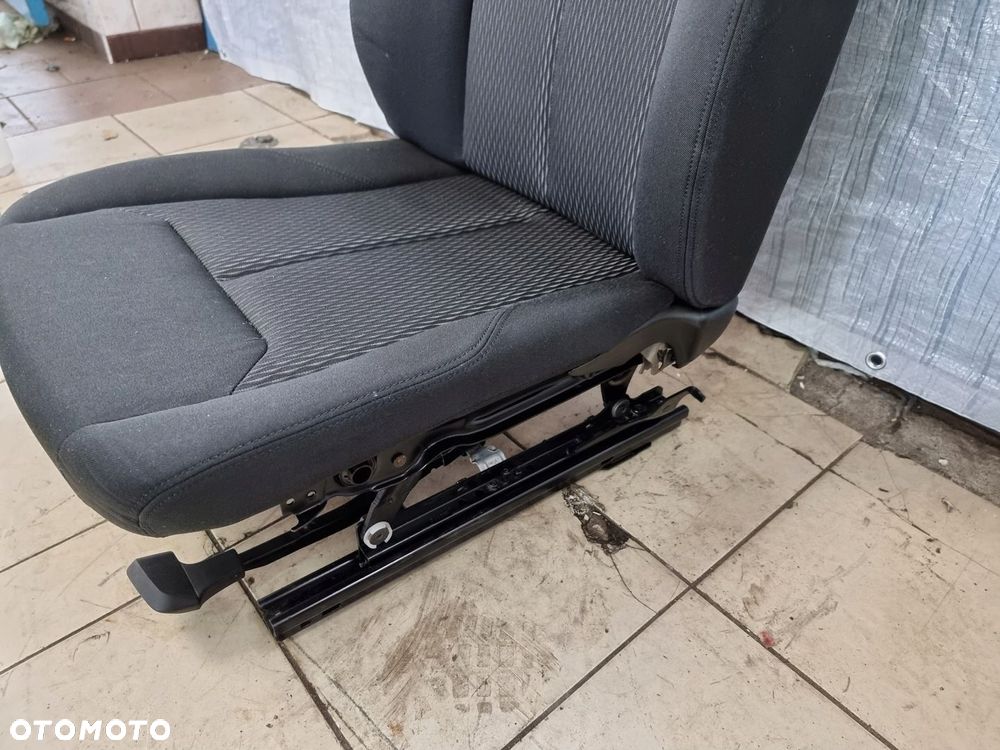 RENAULT MEGANE III 3 FOTEL PRAWY PASAŻERA EURO - 6