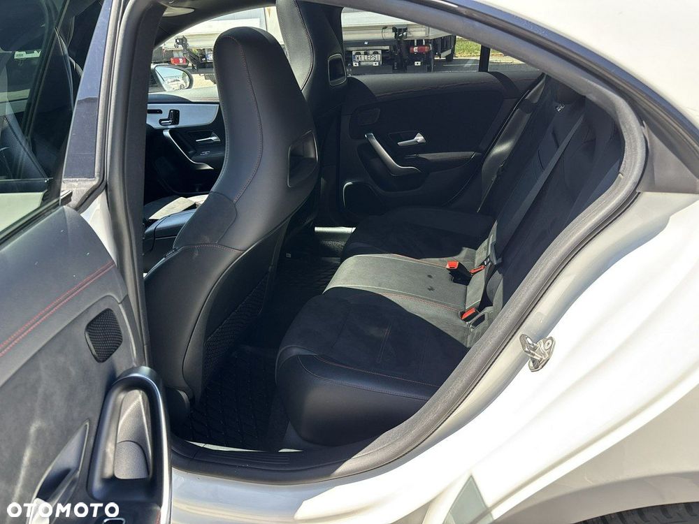 Mercedes-Benz CLA 200 mHEV AMG Line 7G-DCT - 12