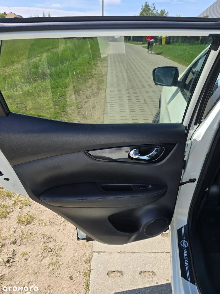 Nissan Qashqai 1.2 DIG-T N-Vision - 23