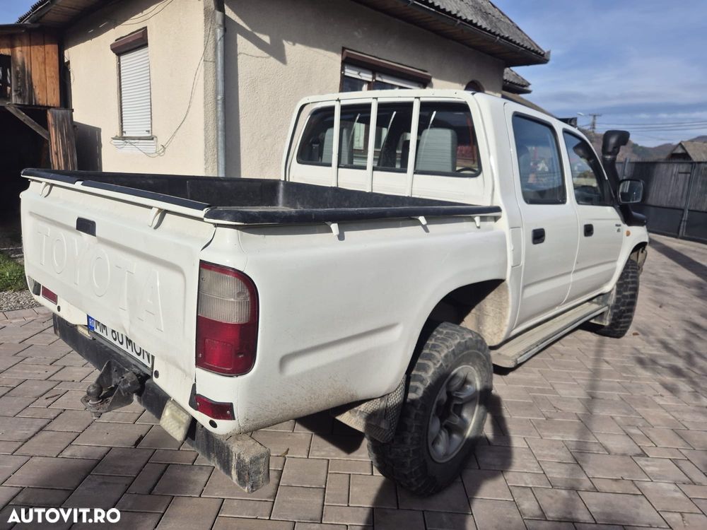 Toyota Hilux 4x4 Double Cab - 6