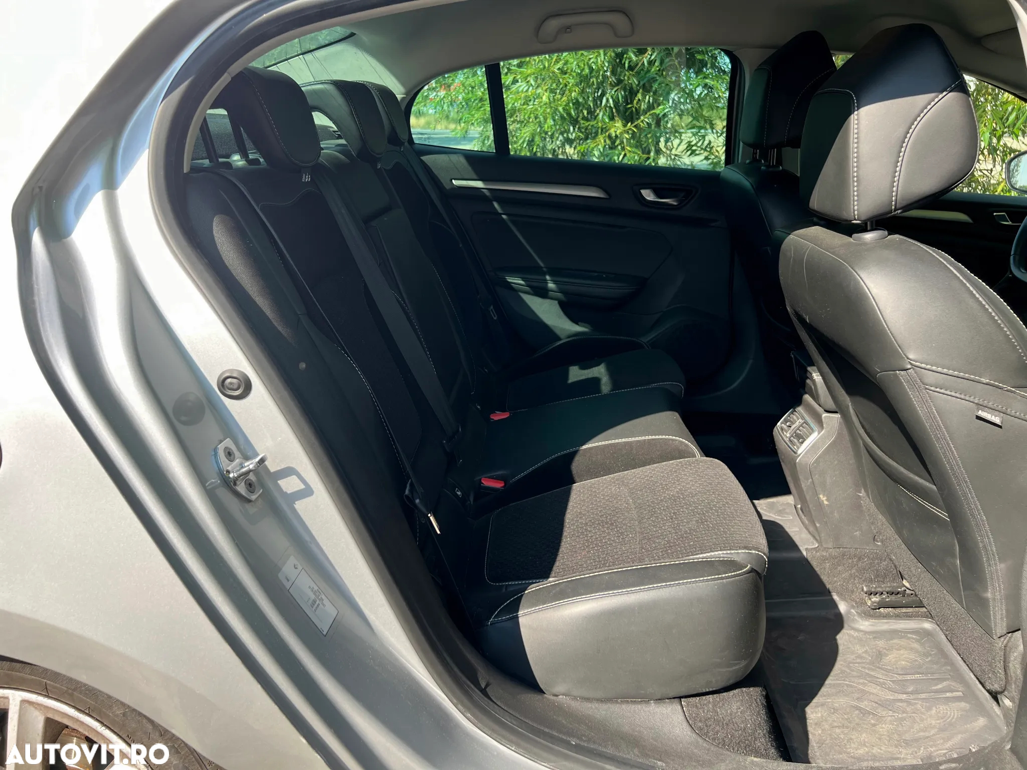Renault Megane TCe 140 EDC GPF Intens - 12