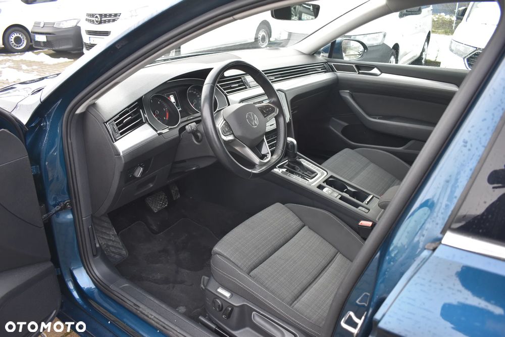 Volkswagen Passat Variant 2.0 TDI EVO Business DSG - 9