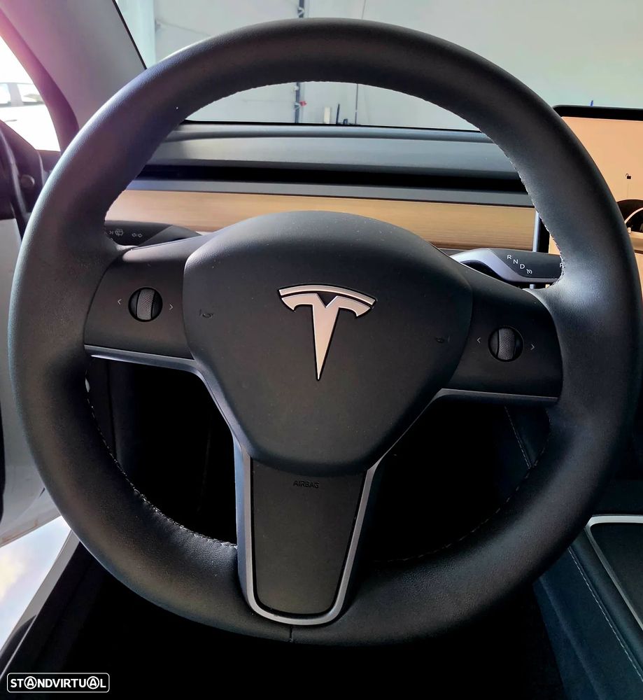 Tesla Model Y Long Range Dual Motor AWD - 24