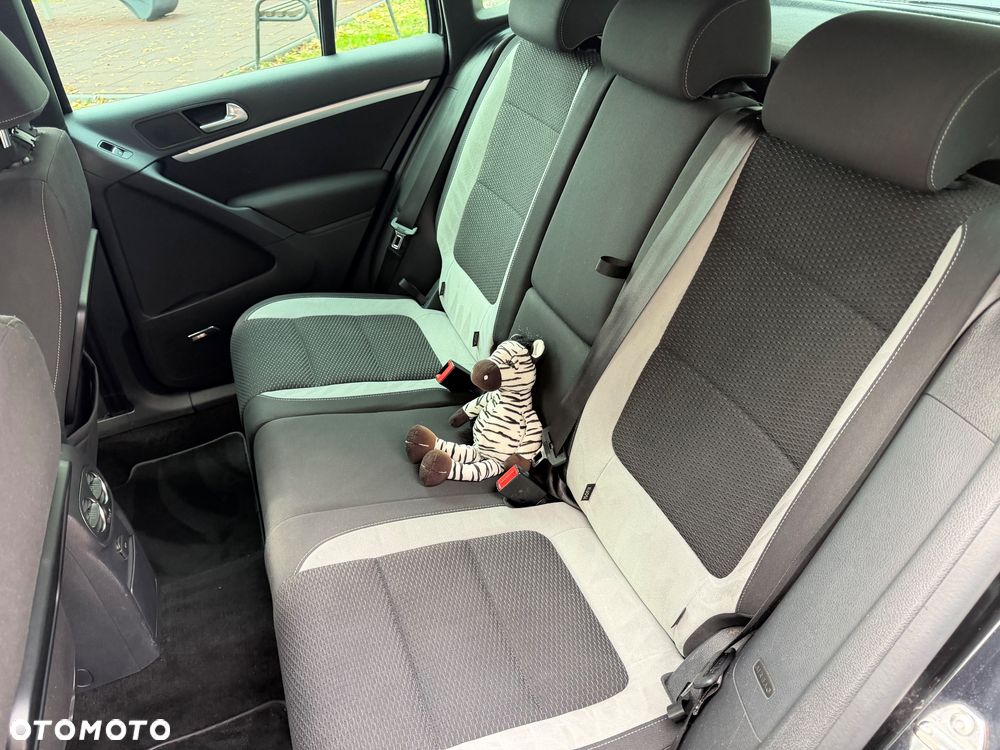 Volkswagen Tiguan - 12