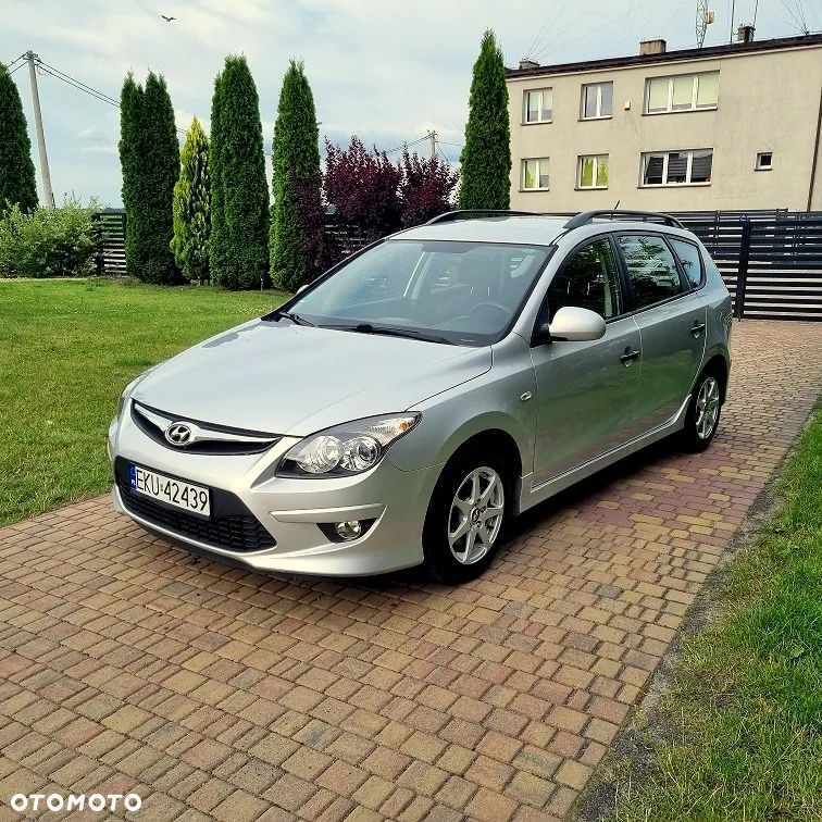 Hyundai i30 1.4 Base + - 1
