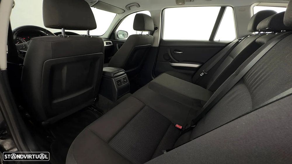 BMW 318 d Navigation - 44